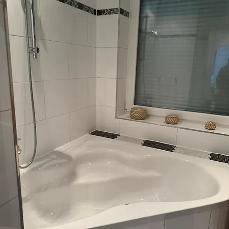 80qm-3 Rooms-free Parking-fast Wifi- Casa Bella