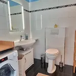 80qm-3 Rooms-free Parking-fast Wifi- Casa Bella דירה
